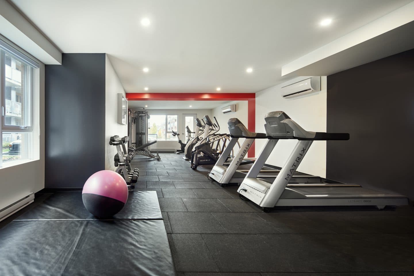 NOVA rental condos in PierrefondsRoxboro Apartments for rent